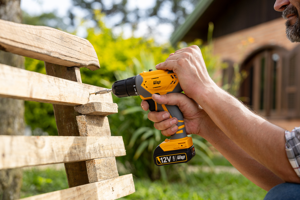 Parafusadeira e Furadeira: Vale a Pena Ter Em Casa?